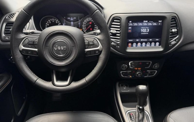 imagem-https://www.socarrao.com.br/sc-vehicle-images-prod/4188669/1790687052399-8516489_1_B_5379f6c645.jpeg