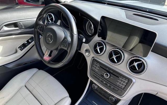 imagem-https://www.socarrao.com.br/sc-vehicle-images-prod/4188957/1790687643874-7876056_11_B_7b2f57e9fb.jpeg
