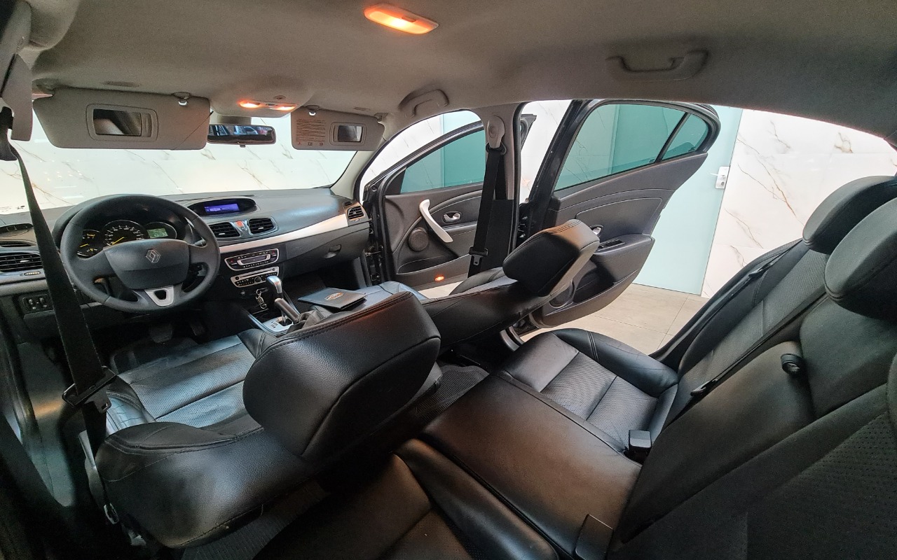 imagem-https://www.socarrao.com.br/sc-vehicle-images-prod/4188966/1790687699605-OSAoNikuanBn.jpg