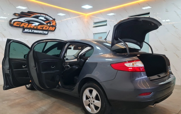 imagem-https://www.socarrao.com.br/sc-vehicle-images-prod/4188966/1790687700396-MTQgKDYpLmpwZw.jpg