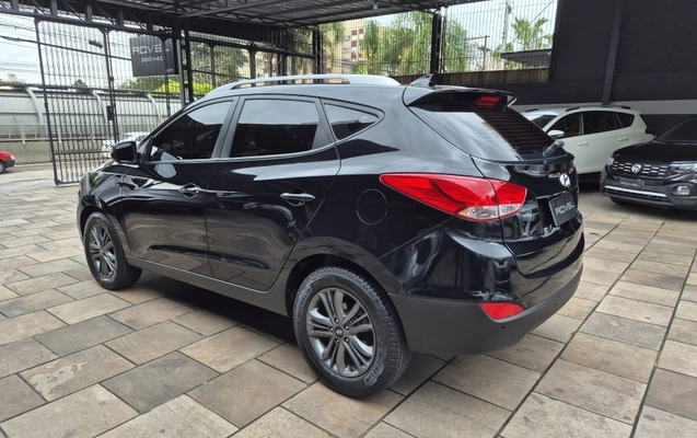 imagem-https://www.socarrao.com.br/sc-vehicle-images-prod/4188967/1790714026080-Gx9WqV6ik5nrS2As4YMpsFf9kgoMOeal.jpg