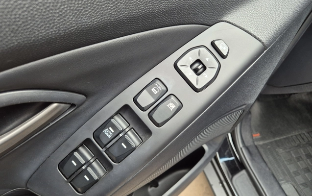 imagem-https://www.socarrao.com.br/sc-vehicle-images-prod/4188967/1790714026095-2c0MgneqlvfOu6mG1nR8VIAY11WlIYM1.jpg