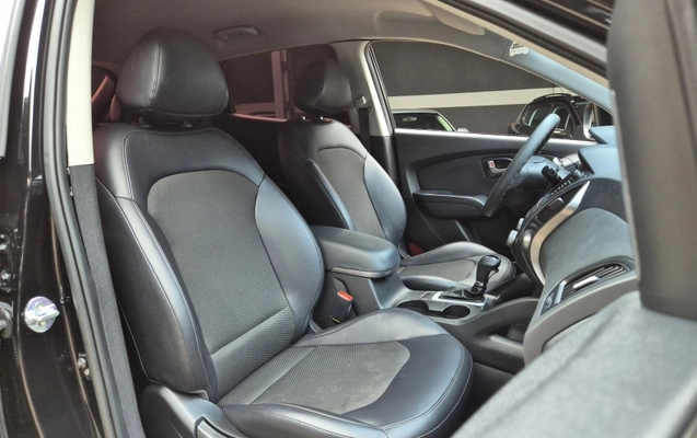 imagem-https://www.socarrao.com.br/sc-vehicle-images-prod/4188967/1790714026100-SQ4bK6aQD5qveDvPVLCFqwOqTI4nMxTo.jpg