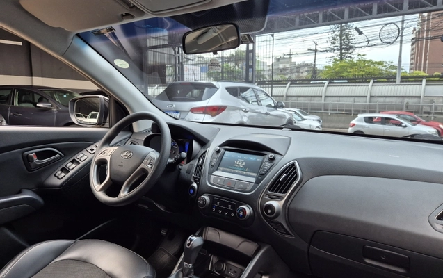 imagem-https://www.socarrao.com.br/sc-vehicle-images-prod/4188967/1790714026102-jWVBq66L6R34sVzVyJLKyEjrxI8IP0ON.jpg