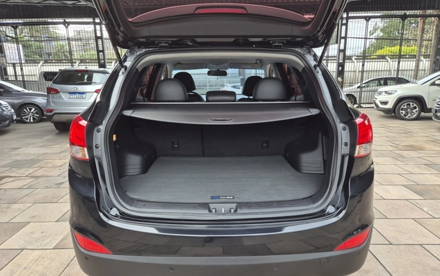 imagem-https://www.socarrao.com.br/sc-vehicle-images-prod/4188967/1790714026105-zJiMMl4TcAH4XkLLTNZ6EQC479EmC3us.jpg