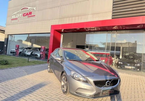 Volvo V40 T-4 KINETIC 2.0 Aut. 2017 Cinza — foto 1 de 3