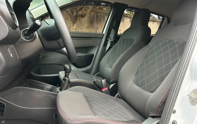 imagem-https://www.socarrao.com.br/sc-vehicle-images-prod/4189231/1790688118503-V2hhdHNBcHAgSW1hZ2UgMjAyNi0wOS0yOSBhdCAxMC4xNS41OCAoMSkuanBlZw.jpeg