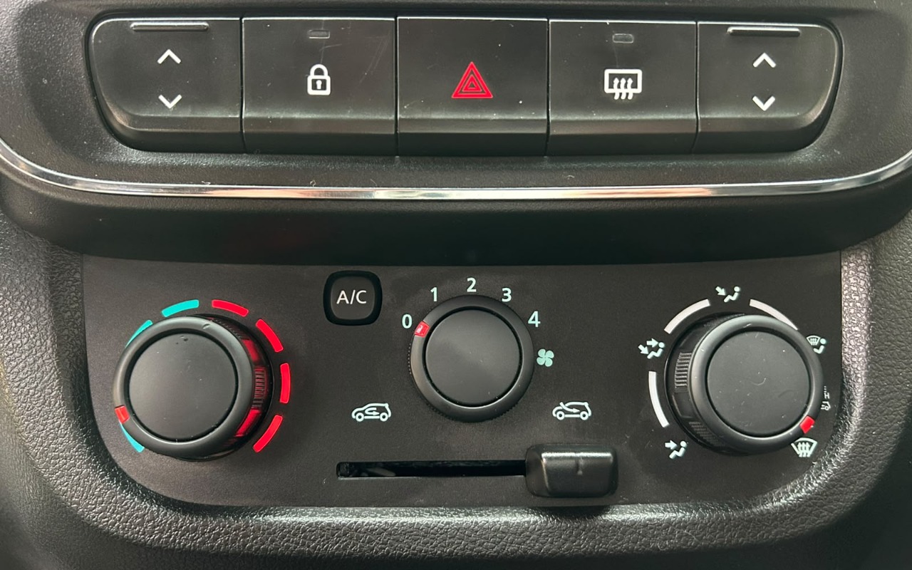imagem-https://www.socarrao.com.br/sc-vehicle-images-prod/4189231/1790688118706-V2hhdHNBcHAgSW1hZ2UgMjAyNi0wOS0yOSBhdCAxMC4xNS41OSAoMSkuanBlZw.jpeg