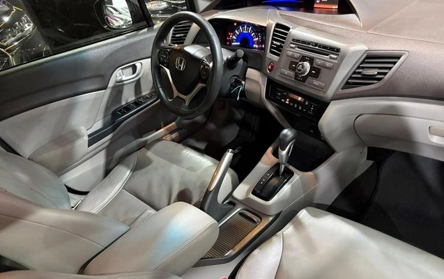 imagem-https://www.socarrao.com.br/sc-vehicle-images-prod/4189369/1790954488562-8502982_5_B_f5ecaf18e0.jpeg