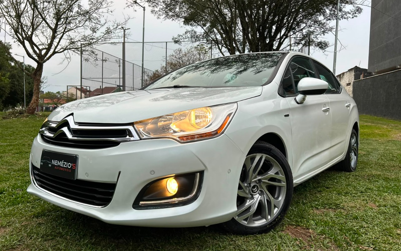 Citroën C4 Lounge 2015 Branco — foto 1 de 3