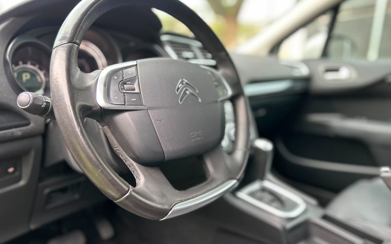 imagem-https://www.socarrao.com.br/sc-vehicle-images-prod/4189474/1790688737711-V2hhdHNBcHAgSW1hZ2UgMjAyNi0wOS0yOSBhdCAxMC4yNi4wNiAoMikuanBlZw.jpeg