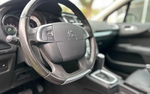 imagem-https://www.socarrao.com.br/sc-vehicle-images-prod/4189474/1790688737711-V2hhdHNBcHAgSW1hZ2UgMjAyNi0wOS0yOSBhdCAxMC4yNi4wNiAoMikuanBlZw.jpeg