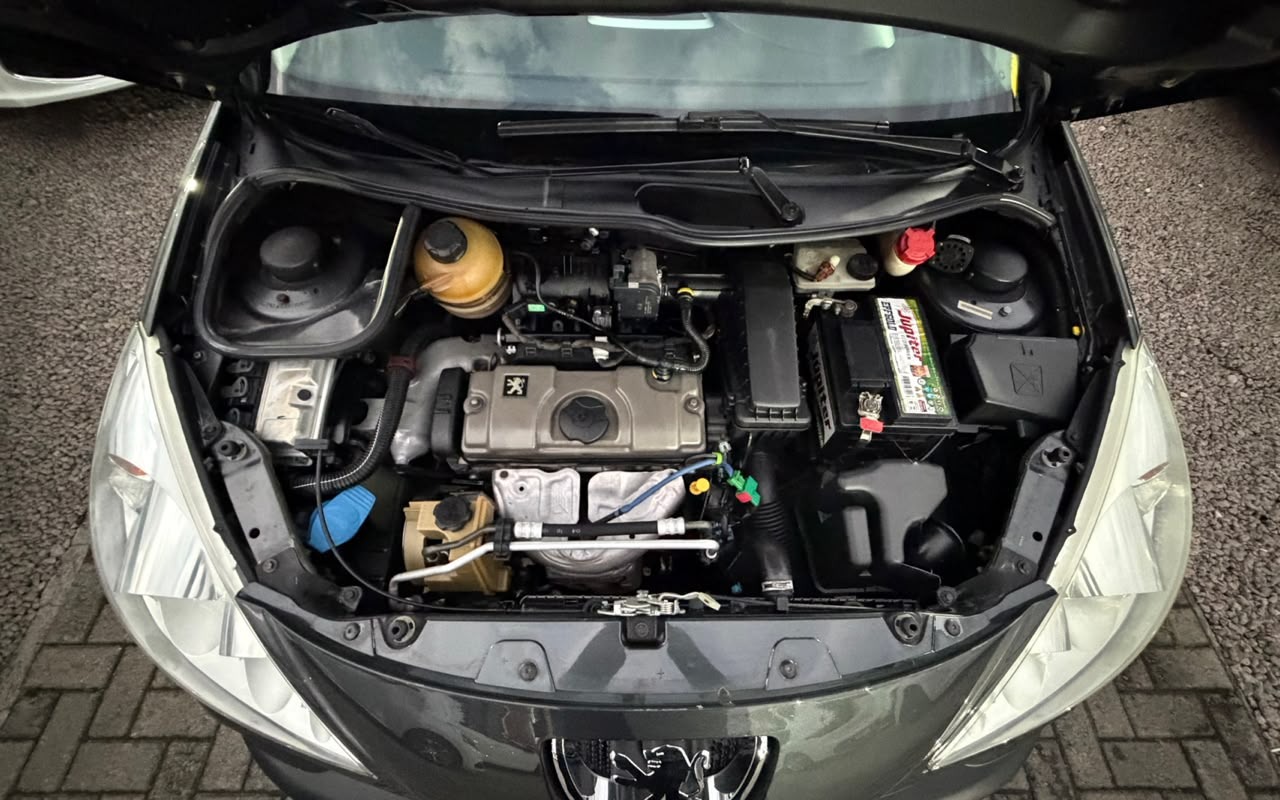 imagem-https://www.socarrao.com.br/sc-vehicle-images-prod/4189820/1790689605977-V2hhdHNBcHAgSW1hZ2UgMjAyNi0wOS0yOSBhdCAxMC4yNi4zNyAoMSkuanBlZw.jpeg