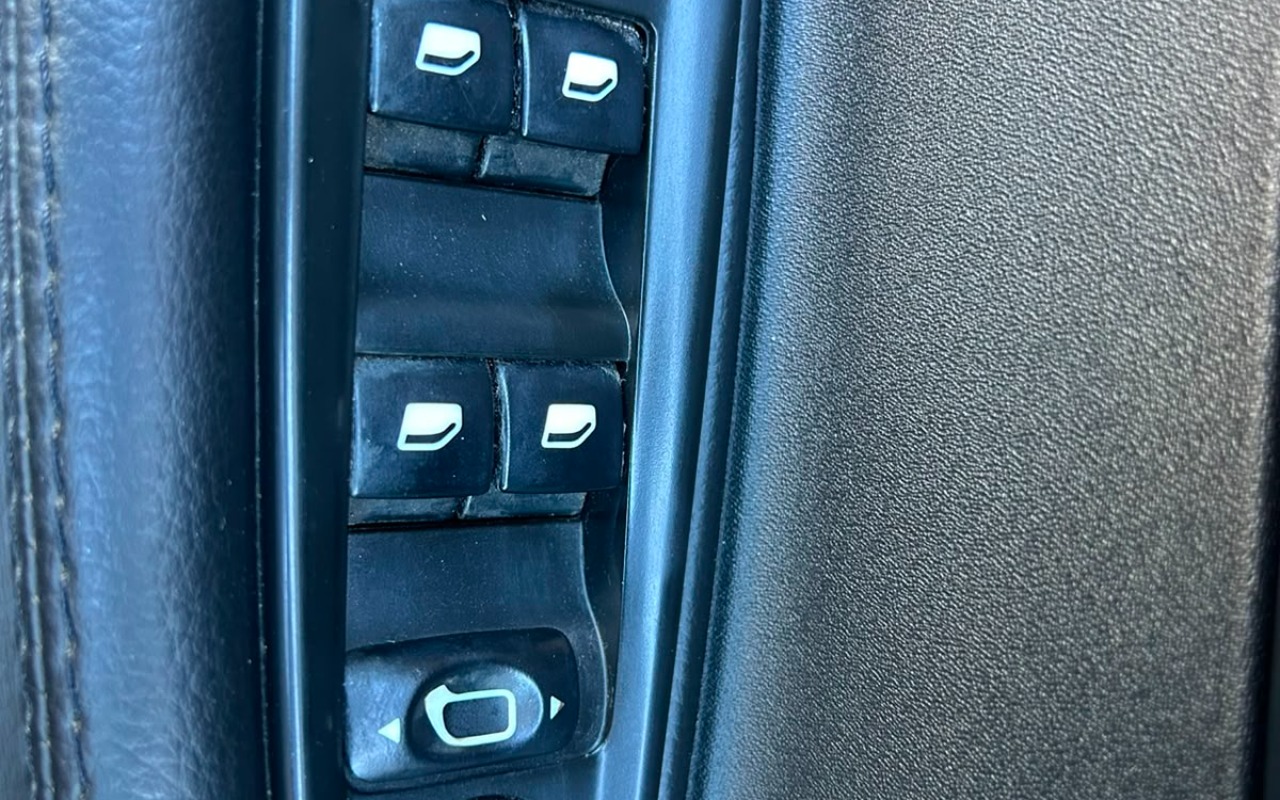 imagem-https://www.socarrao.com.br/sc-vehicle-images-prod/4189824/1790689615499-V2hhdHNBcHAgSW1hZ2UgMjAyNi0wOS0yOSBhdCAxMC40MC40OCAoNCkuanBlZw.jpeg
