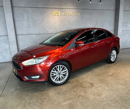 Ford Focus 2017 Vermelho — foto 1 de 3