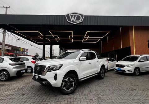 Nissan Frontier 2023 Branco — foto 1 de 3
