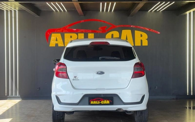 imagem-https://www.socarrao.com.br/sc-vehicle-images-prod/4190411/1790777343759-8523669_4_B_0086785f92.jpeg