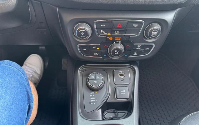 imagem-https://www.socarrao.com.br/sc-vehicle-images-prod/4190732/1790962013443-7679936_14_B_b839d7fdfa.jpeg