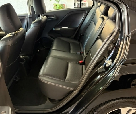 imagem-https://www.socarrao.com.br/sc-vehicle-images-prod/4191032/1790692938109-2CEp9mW1myJMcrzXUDY10knjSgdom7BV.jpg
