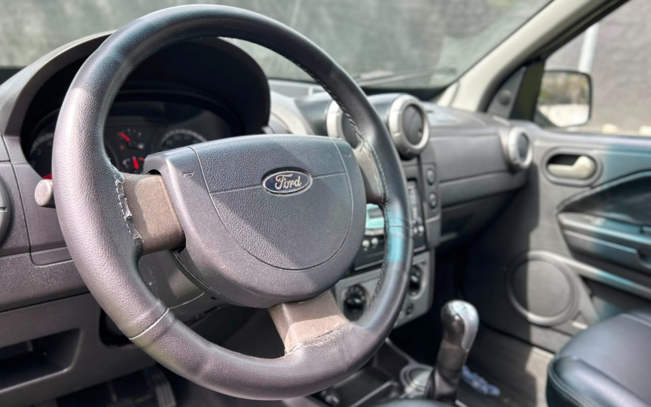 imagem-https://www.socarrao.com.br/sc-vehicle-images-prod/4191345/1790693606426-V2hhdHNBcHAgSW1hZ2UgMjAyNi0wOS0yOSBhdCAxMS40MS4xOCAoMSkuanBlZw.jpeg