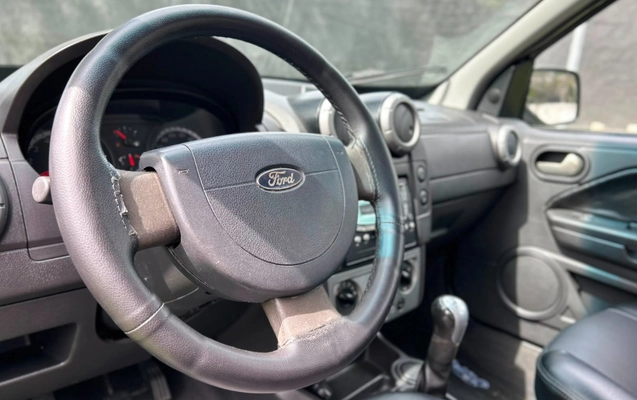 imagem-https://www.socarrao.com.br/sc-vehicle-images-prod/4191345/1790693606426-V2hhdHNBcHAgSW1hZ2UgMjAyNi0wOS0yOSBhdCAxMS40MS4xOCAoMSkuanBlZw.jpeg