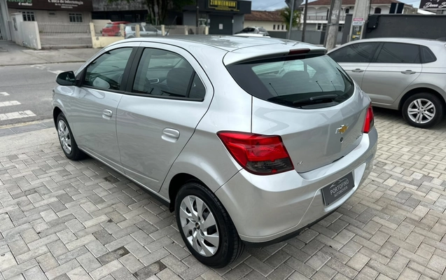 imagem-https://www.socarrao.com.br/sc-vehicle-images-prod/4191568/1790694118473-003_7a9798907bd84ccaf469ac5975c9453f.jpg