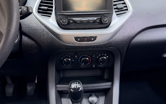 imagem-https://www.socarrao.com.br/sc-vehicle-images-prod/4191939/1790695613866-app-photos-2EnCbUi5EBWH978WtqIa6eixRB9Kdcpu.jpg