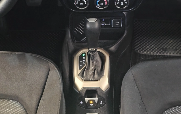 imagem-https://www.socarrao.com.br/sc-vehicle-images-prod/4191942/1790695316002-1_051259.jpg