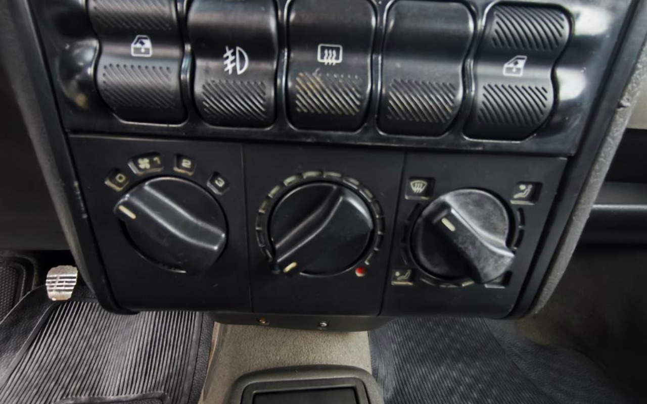 imagem-https://www.socarrao.com.br/sc-vehicle-images-prod/4192500/1790807535024-SU1HXzIwMjYwOTMwXzE3NDAzNCAoQ29weSkuanBn.jpg
