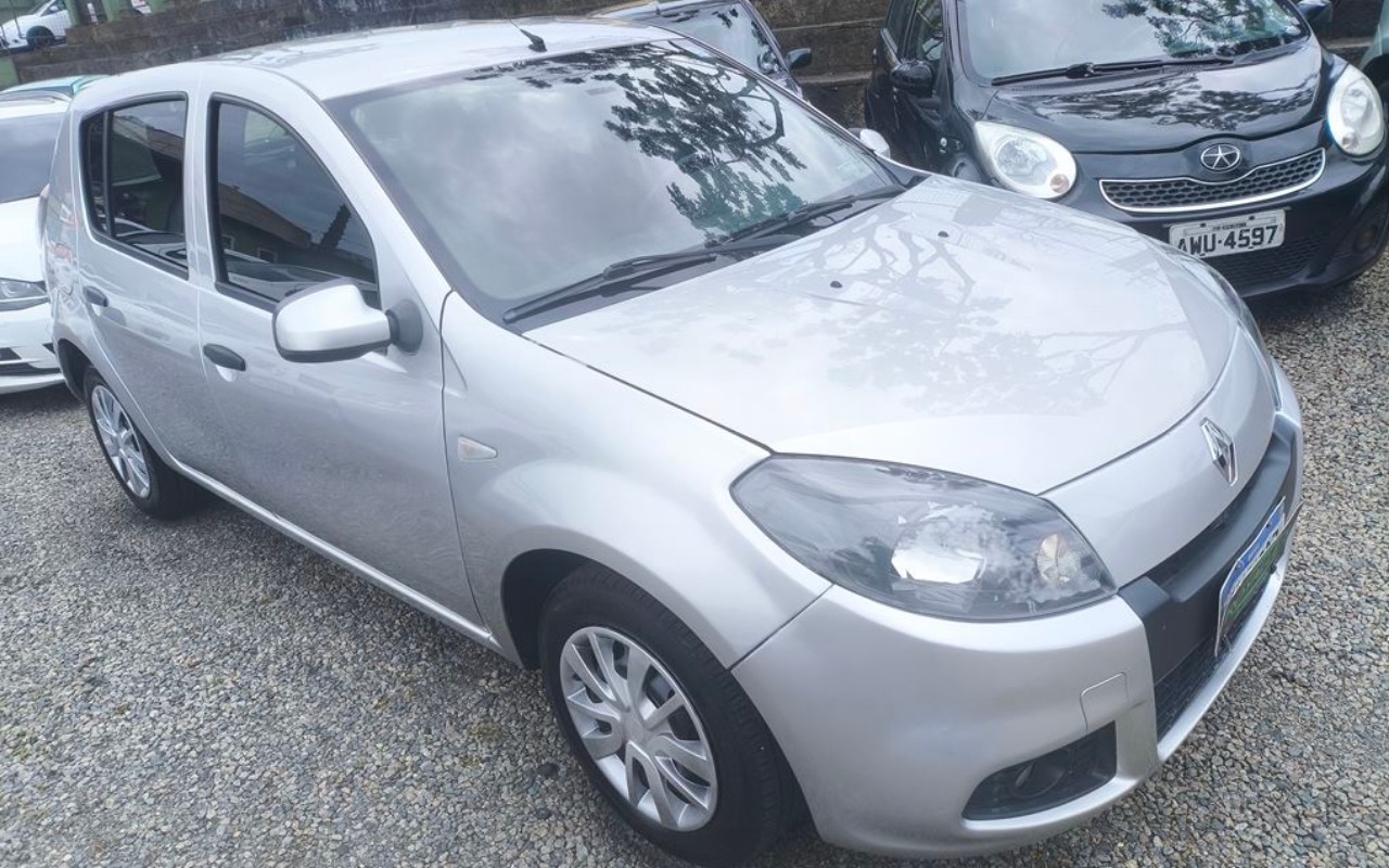 Renault Sandero 2014 Prata — foto 1 de 3
