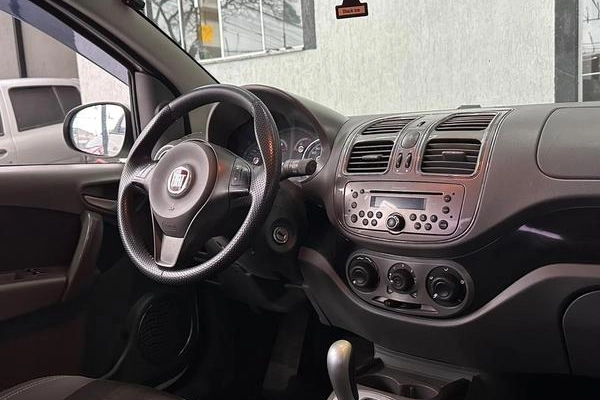 imagem-https://www.socarrao.com.br/sc-vehicle-images-prod/4193791/1790700797842-8525162_12_B_b1bd5cf87f.jpeg