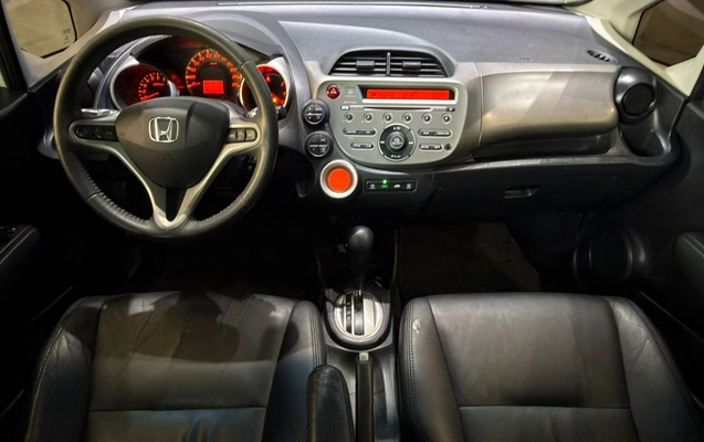 imagem-https://www.socarrao.com.br/sc-vehicle-images-prod/4194260/1790701930765-951f752a-07b8-47a5-8afe-3f1fc80ee169.jpg