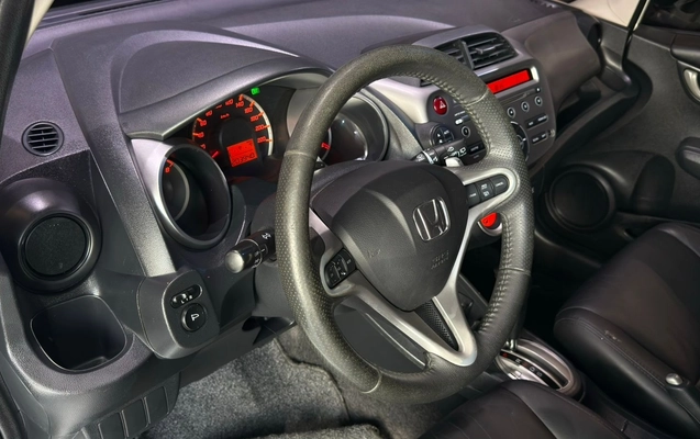 imagem-https://www.socarrao.com.br/sc-vehicle-images-prod/4194260/1790701930767-f1f39064-b967-4e8f-939a-cdfe185e3580.jpg