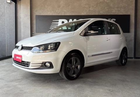 Volkswagen Fox RUN 1.6 Flex 8V 5p 2017 Branco — foto 1 de 3