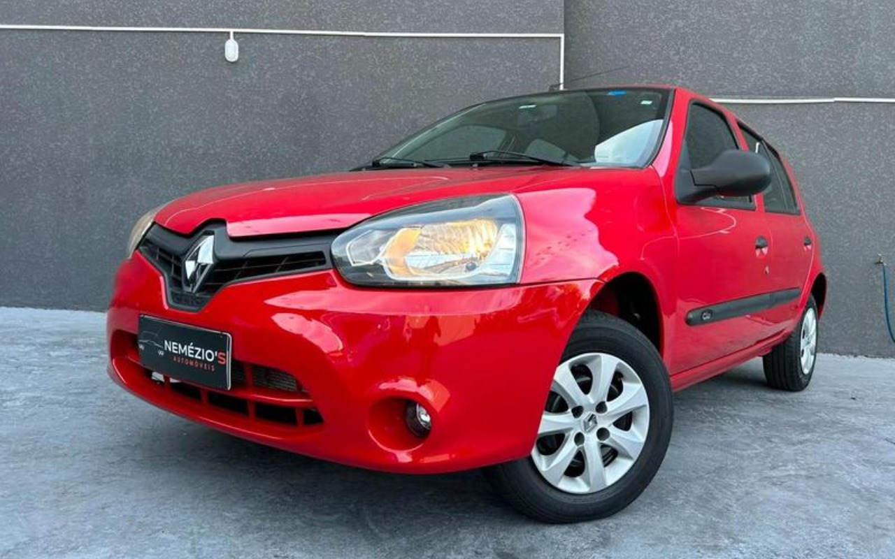 Renault Clio 2014 Vermelho — foto 1 de 3