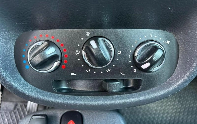 imagem-https://www.socarrao.com.br/sc-vehicle-images-prod/4194835/1790703508409-RkNfMzQ0NjVfODMxNjE1M18xMV9WX2ZmMDQ1OGE5M2UuanBlZw.jpeg