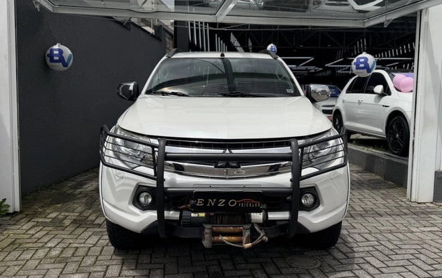 imagem-https://www.socarrao.com.br/sc-vehicle-images-prod/4195080/1791045100082-vehicle_image_1791040398_1250ea9bfba4c0fe66acf4423be3ca53.jpeg