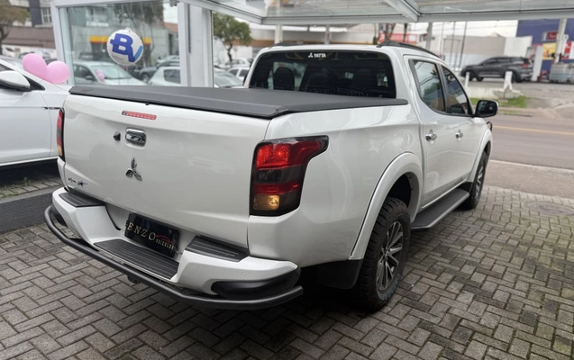 imagem-https://www.socarrao.com.br/sc-vehicle-images-prod/4195080/1791045100096-vehicle_image_1791040417_cabca48c6305644915eb16953c086e66.jpeg