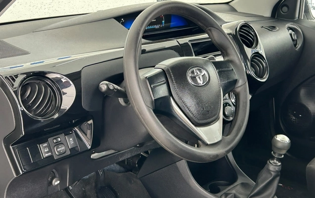 imagem-https://www.socarrao.com.br/sc-vehicle-images-prod/4195159/1790704545054-9_121414.jpg