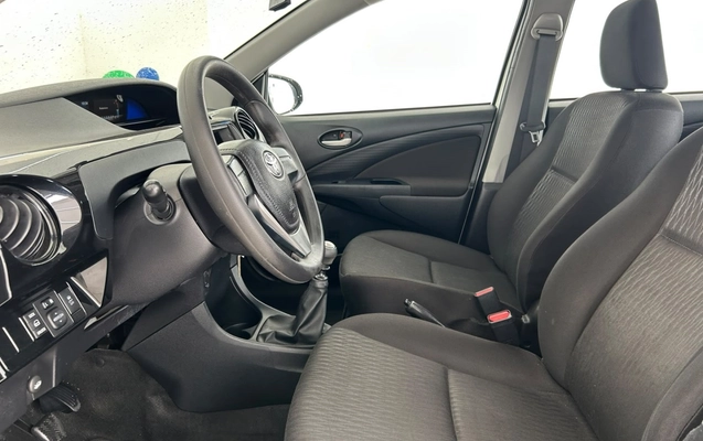 imagem-https://www.socarrao.com.br/sc-vehicle-images-prod/4195159/1790704545056-9_121415.jpg