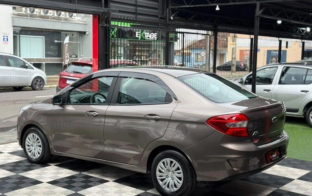 imagem-https://www.socarrao.com.br/sc-vehicle-images-prod/4195447/1790705293535-8525660_4_B_c0bf55e9d3.jpeg