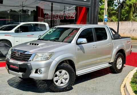 Toyota Hilux 2014 Prata — foto 1 de 3