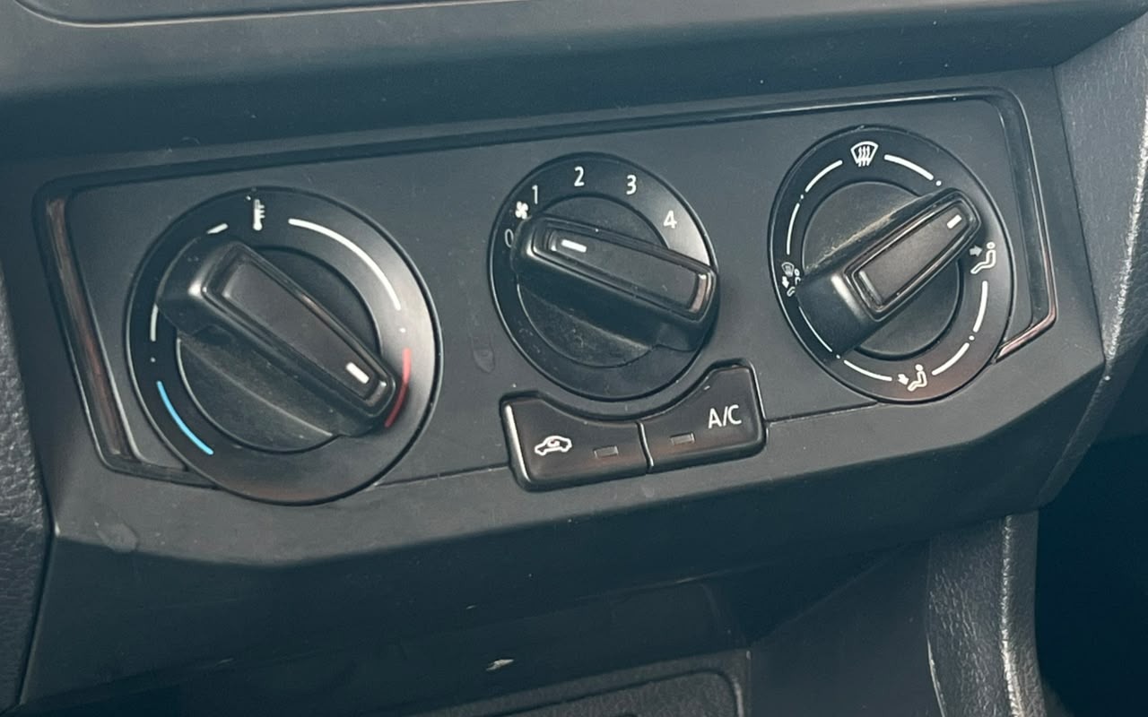 imagem-https://www.socarrao.com.br/sc-vehicle-images-prod/4196302/1790707649270-V2hhdHNBcHAgSW1hZ2UgMjAyNi0wOS0yOSBhdCAxNS4yOS41OC5qcGVn.jpeg