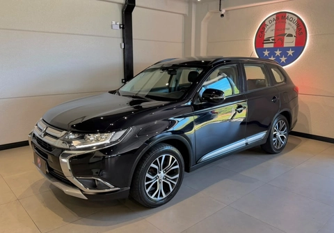 Mitsubishi OUTLANDER 2.0 16V 160cv Aut. 2016 Preto — foto 1 de 3