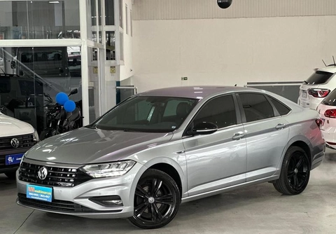 Volkswagen Jetta 2020 Prata — foto 1 de 3