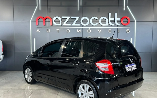 imagem-https://www.socarrao.com.br/sc-vehicle-images-prod/4197429/1790710642630-003_44a4b977b3ef53b665a1331df6d4a84c.jpg