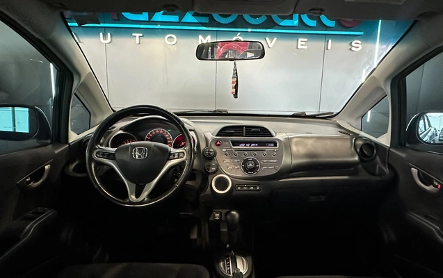 imagem-https://www.socarrao.com.br/sc-vehicle-images-prod/4197429/1790710642636-003_2ff011c79d8c922a9a69a7da7327af8f.jpg