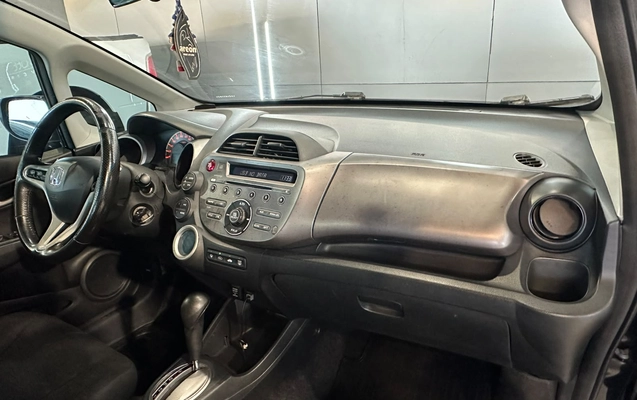 imagem-https://www.socarrao.com.br/sc-vehicle-images-prod/4197429/1790710642643-003_dfbe15c23639c6d3b21cefc2040575fd.jpg