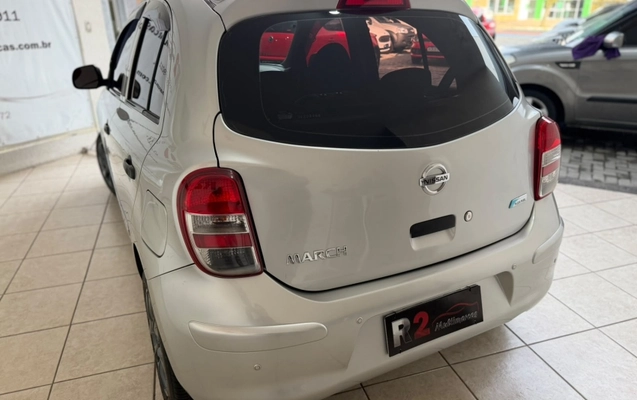 imagem-https://www.socarrao.com.br/sc-vehicle-images-prod/4197438/1791469663229-deh0GQK9NDiMni4CtrH9vNzav6zcfYSj.jpg