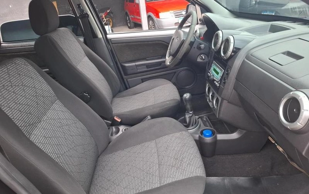imagem-https://www.socarrao.com.br/sc-vehicle-images-prod/4197468/1790711597589-8526570_16_B_358ae86bd4.jpeg